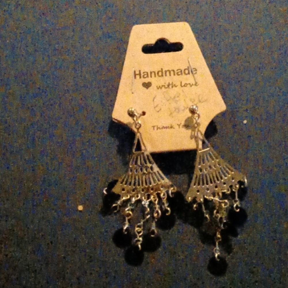 Chandelier earrings